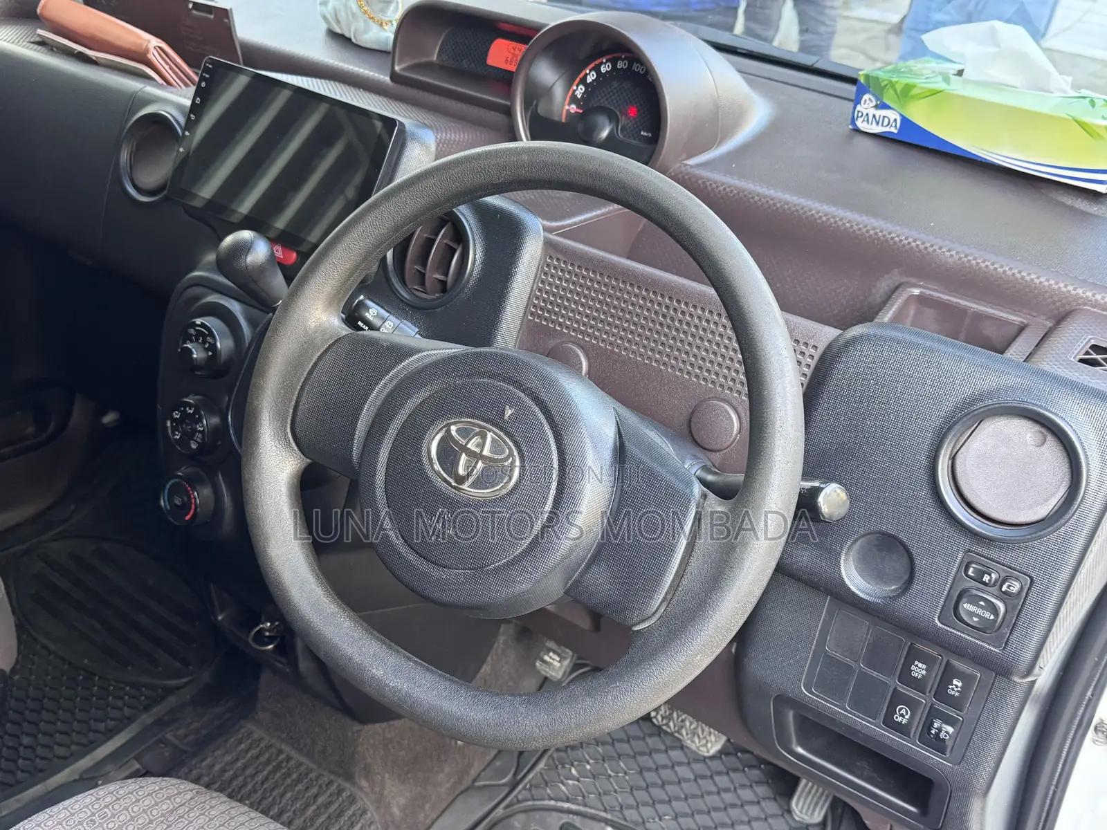 Toyota Porte 2016 White