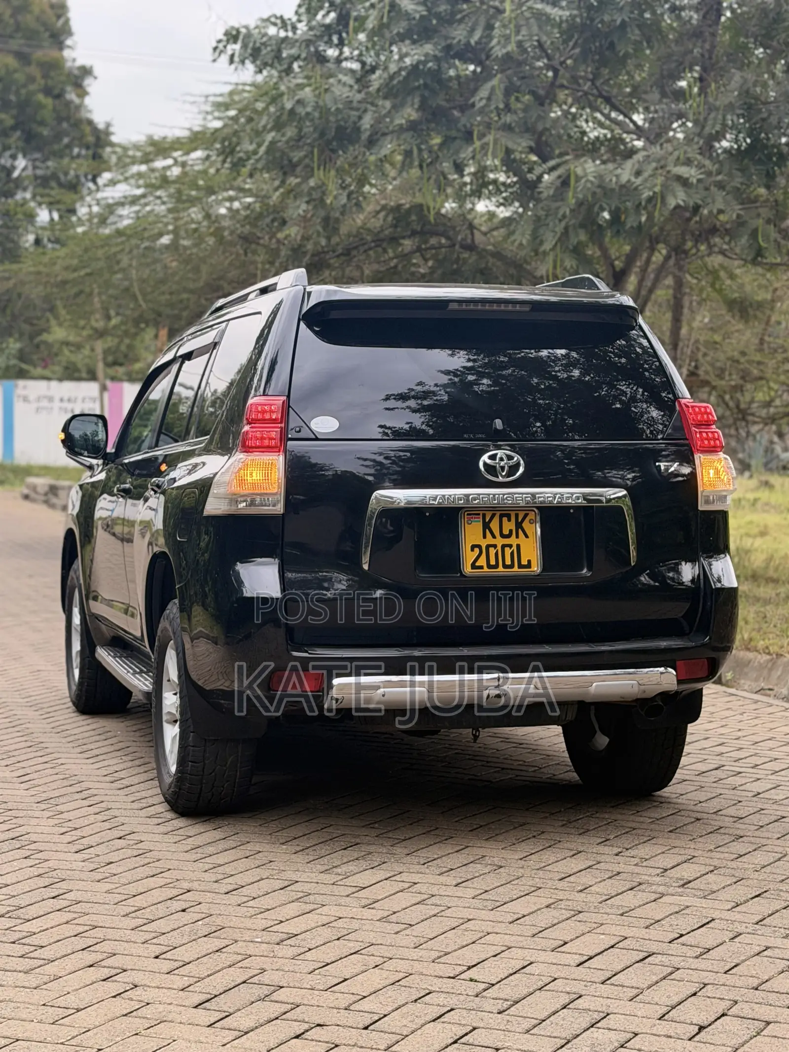 Toyota Land Cruiser Prado 2011 Black