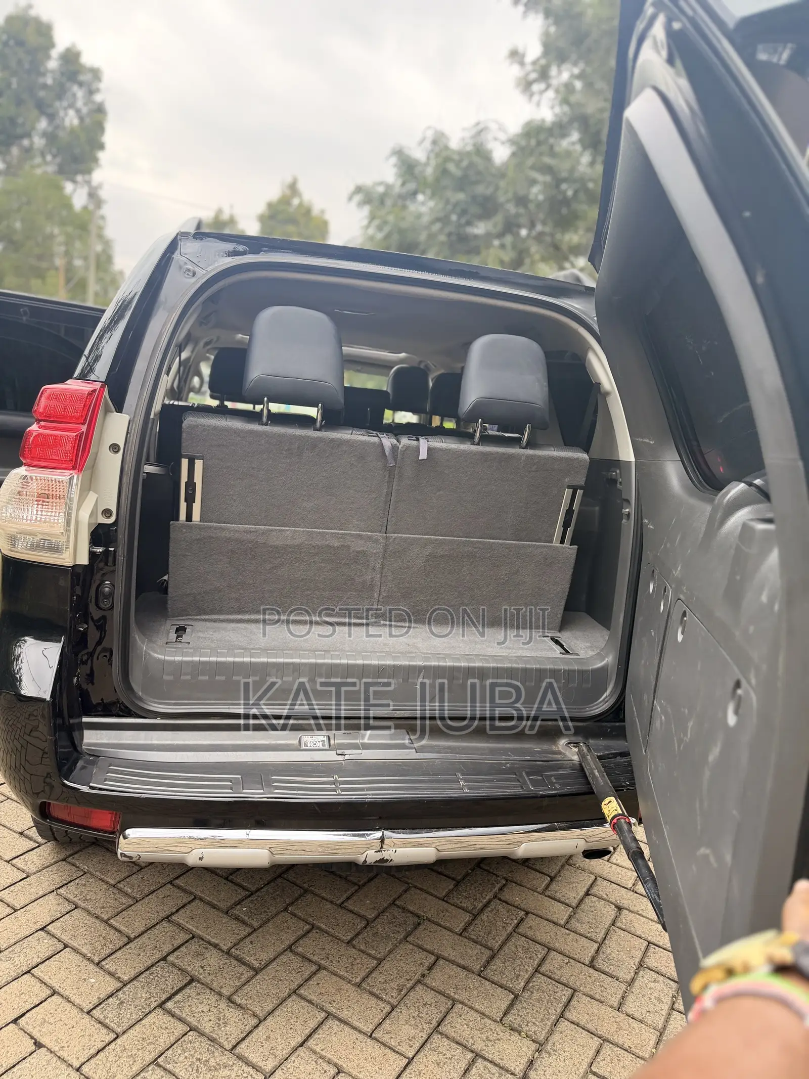Toyota Land Cruiser Prado 2011 Black