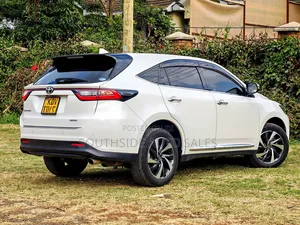 Toyota Harrier 2.0 Turbo 2018 White