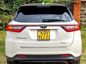 Toyota Harrier 2.0 Turbo 2018 White