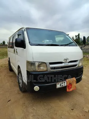 Toyota HiAce 2011 White