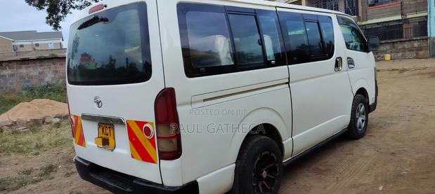 Toyota HiAce 2011 White - thumbnail 2