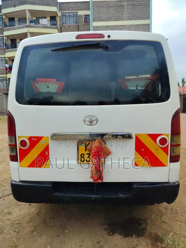 Toyota HiAce 2011 White - thumbnail 6