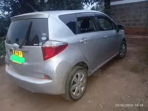 Toyota Ractis 2011 Silver