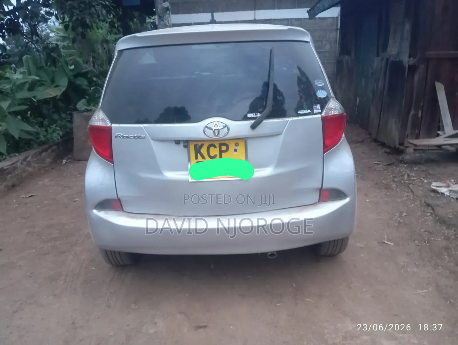 Toyota Ractis 2011 Silver
