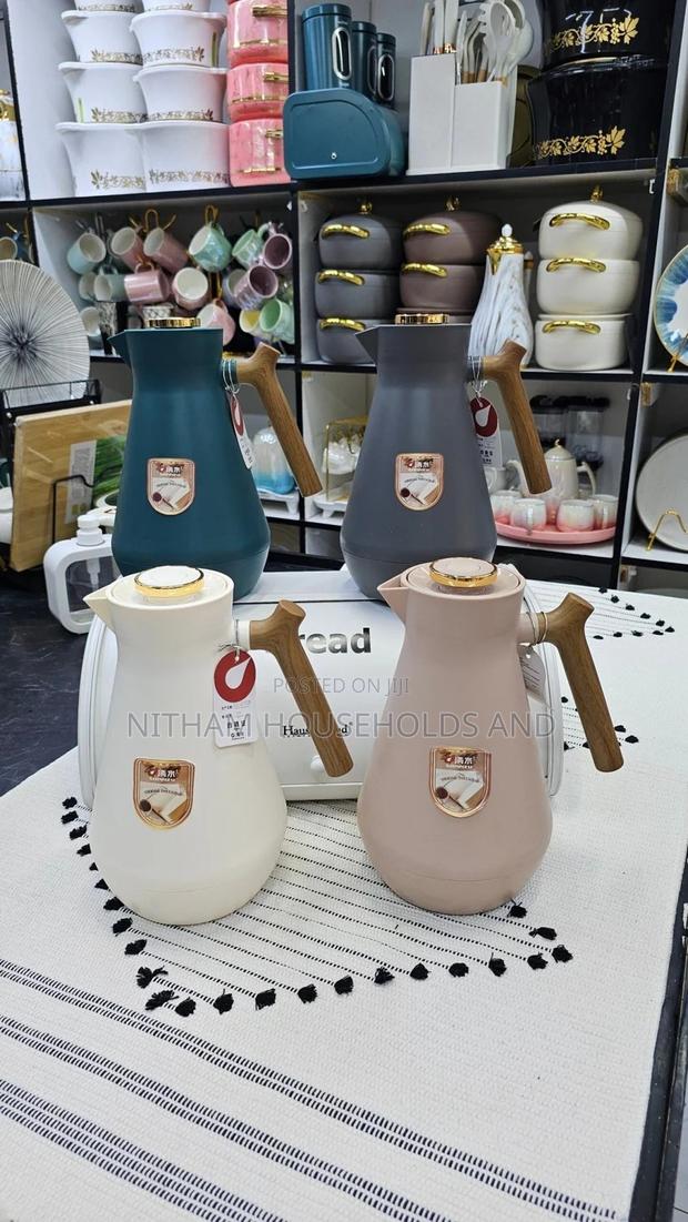 Thermal Flask - Wooden Handle Vacuum Flask 1.45l