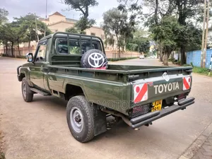 Toyota Land Cruiser 2012 Green