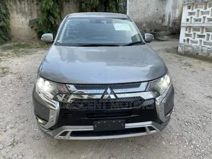 Mitsubishi Outlander 2019 Gray