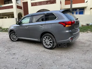 Mitsubishi Outlander 2019 Gray