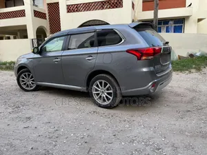 Mitsubishi Outlander 2019 Gray
