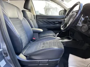 Mitsubishi Outlander 2019 Gray