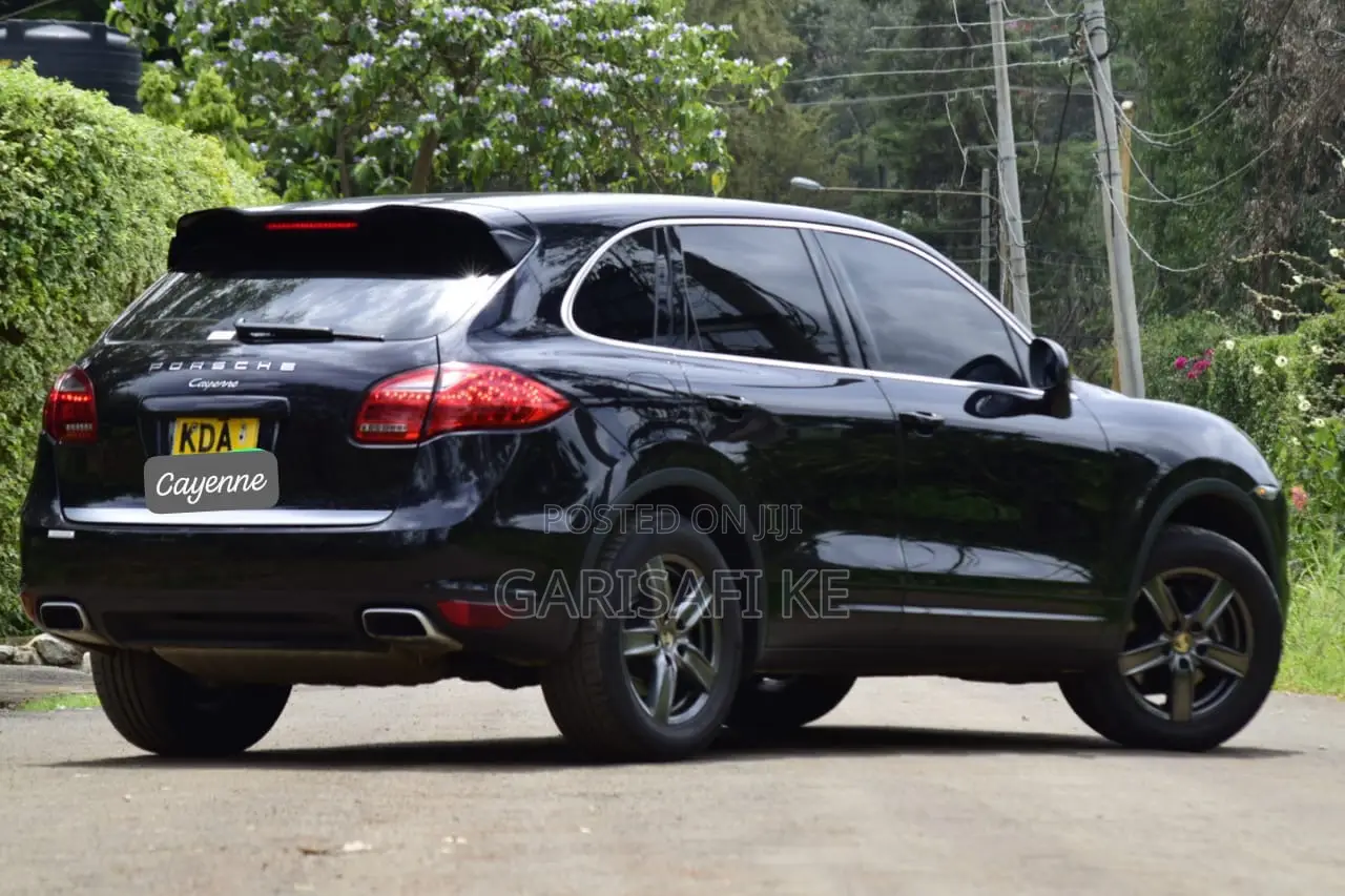 Porsche Cayenne S 2013 Blue
