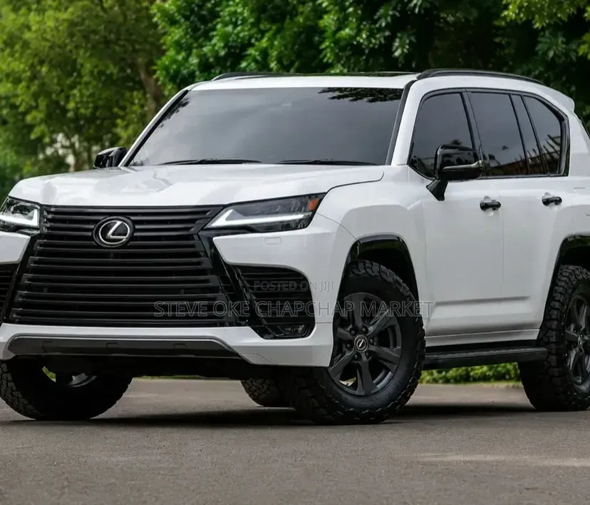 Lexus LX 600 2022 White