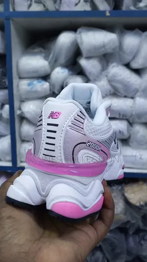 New Balance 2000r Pink