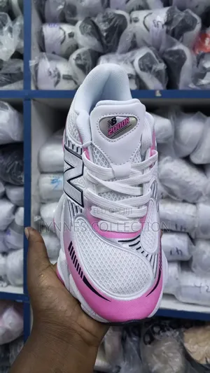 New Balance 2000r Pink