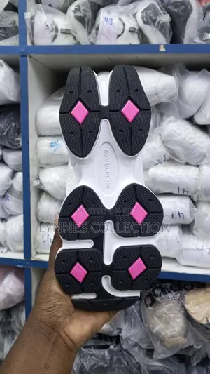 New Balance 2000r Pink