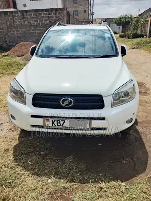 Toyota RAV4 2011 White