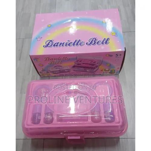 Danielle Bell Make Up