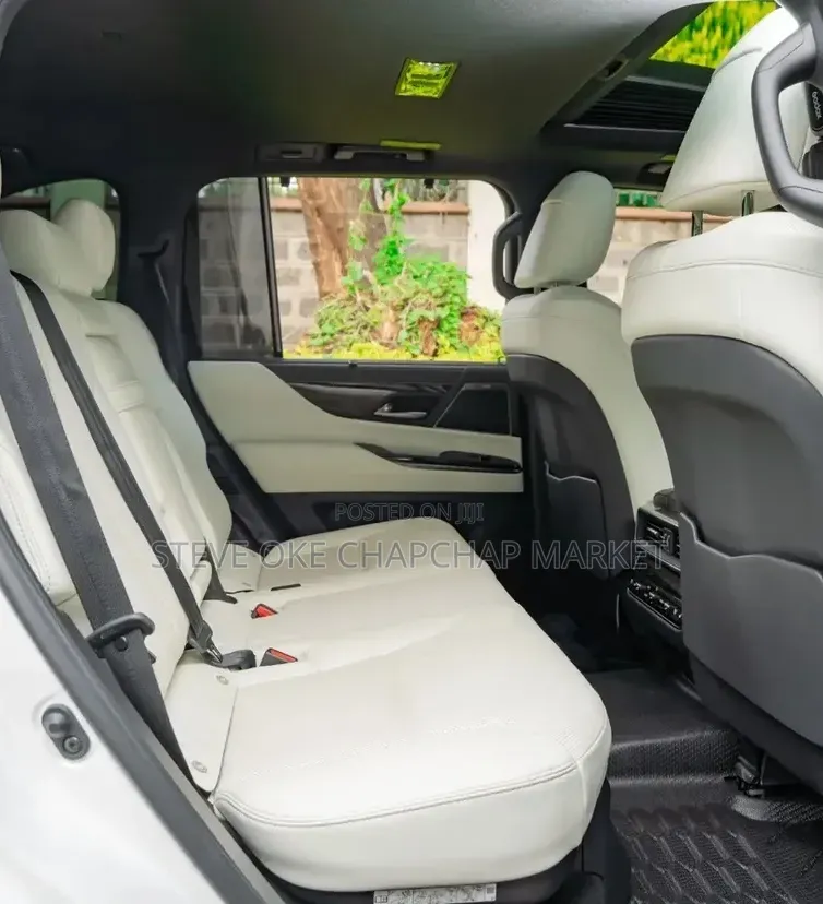 Lexus LX 2022 White