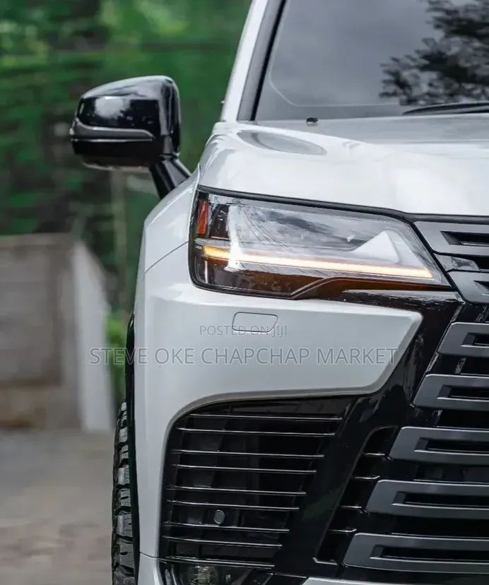 Lexus LX 2022 White
