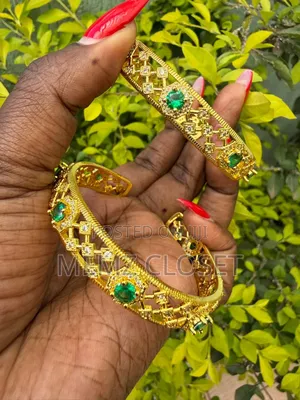High Quality Hand Bracelets