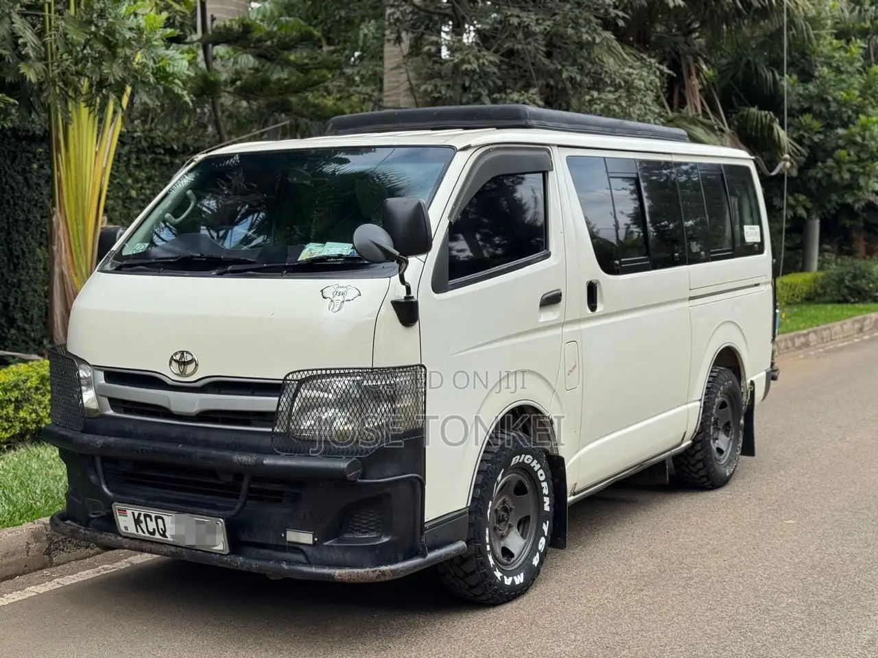 Toyota HiAce 2012 White