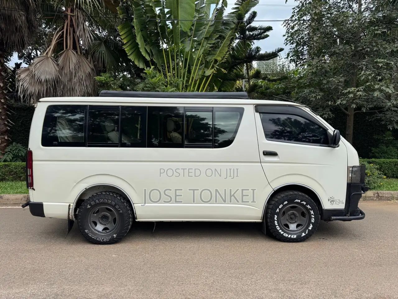 Toyota HiAce 2012 White