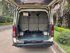 Toyota HiAce 2012 White
