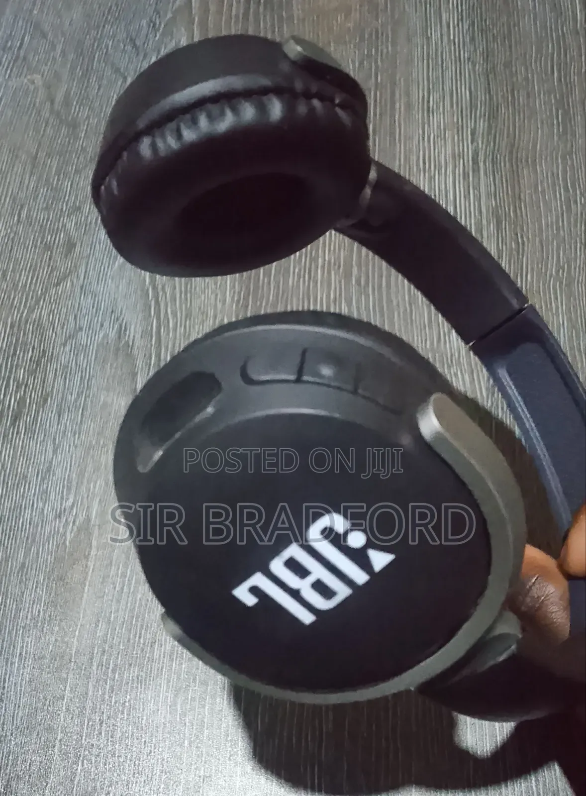 JBL Wireless Over-Ear Headphones
