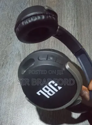 JBL Wireless Over-Ear Headphones