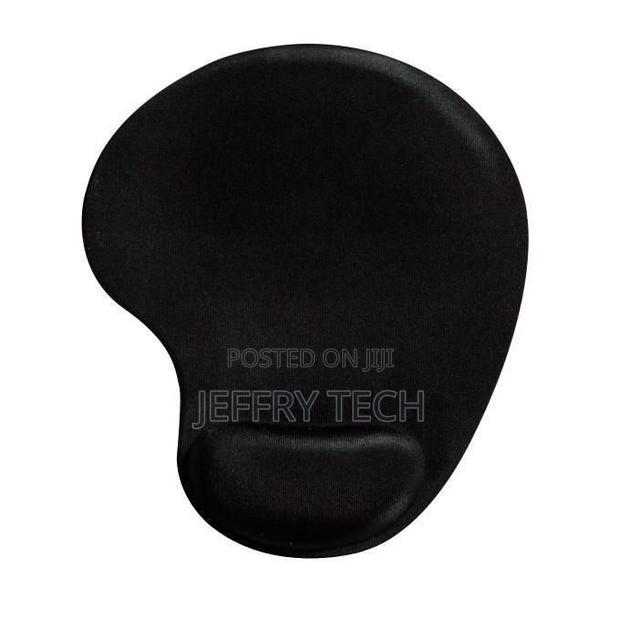 Mouse Pad With Soft Wrist Rest for Desktop Computer