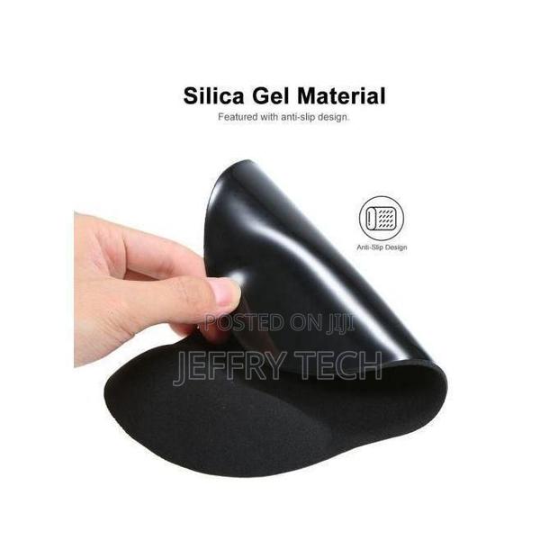 Mouse Pad With Soft Wrist Rest for Desktop Computer - thumbnail 3