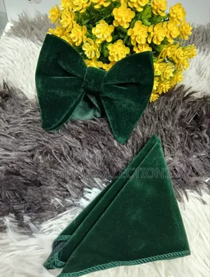 Jungle Green Velvet Unisex Bow Tie With Pockets Square