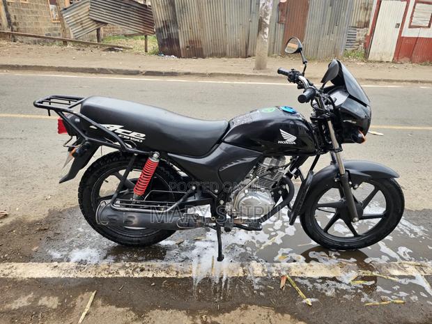 Honda CB 2026 Black
