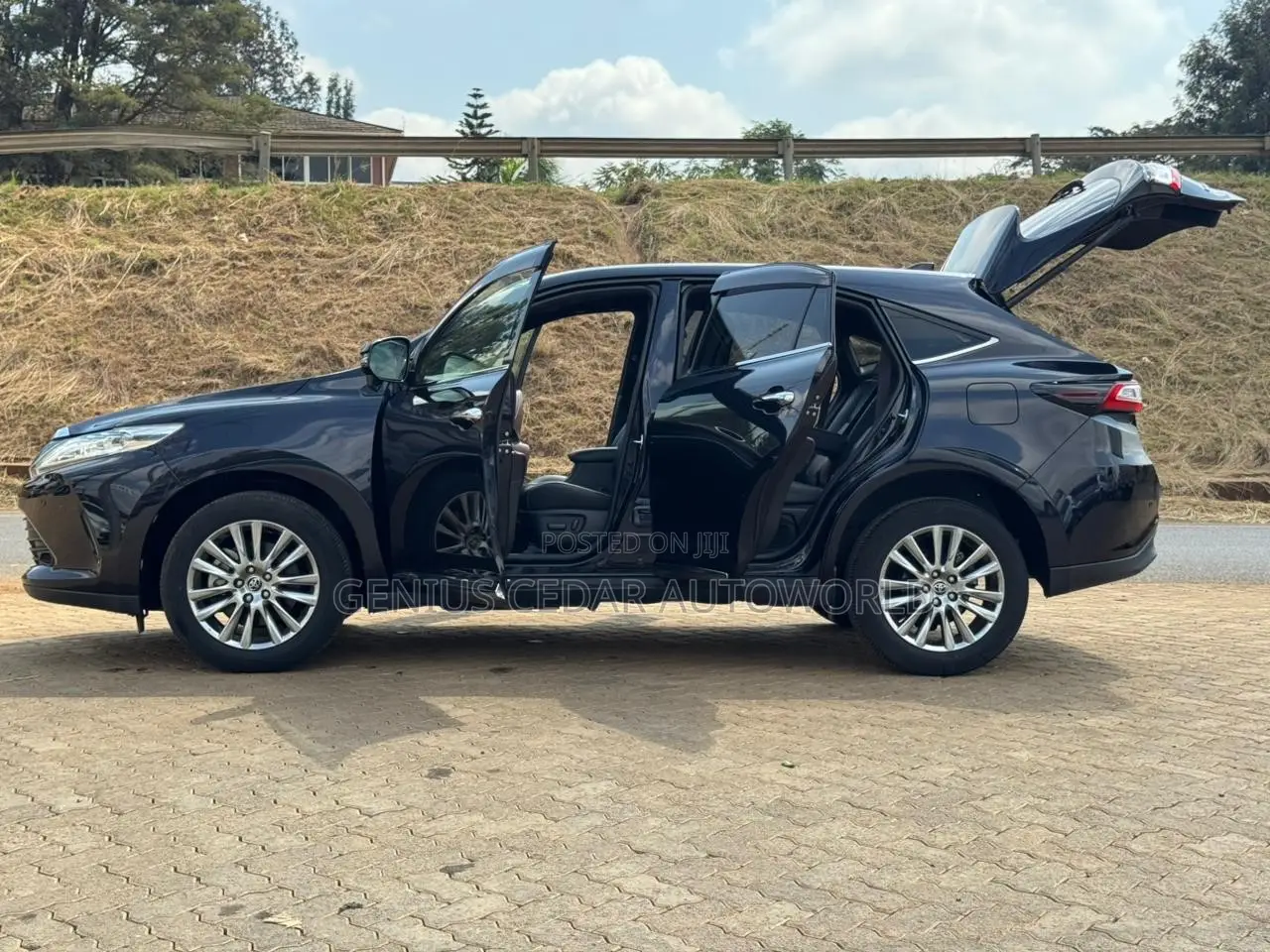 Toyota Harrier 2019