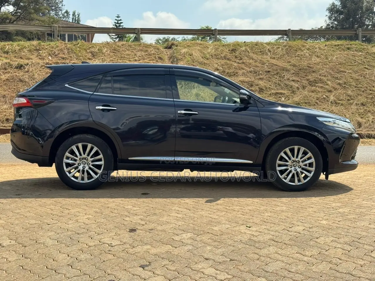 Toyota Harrier 2019