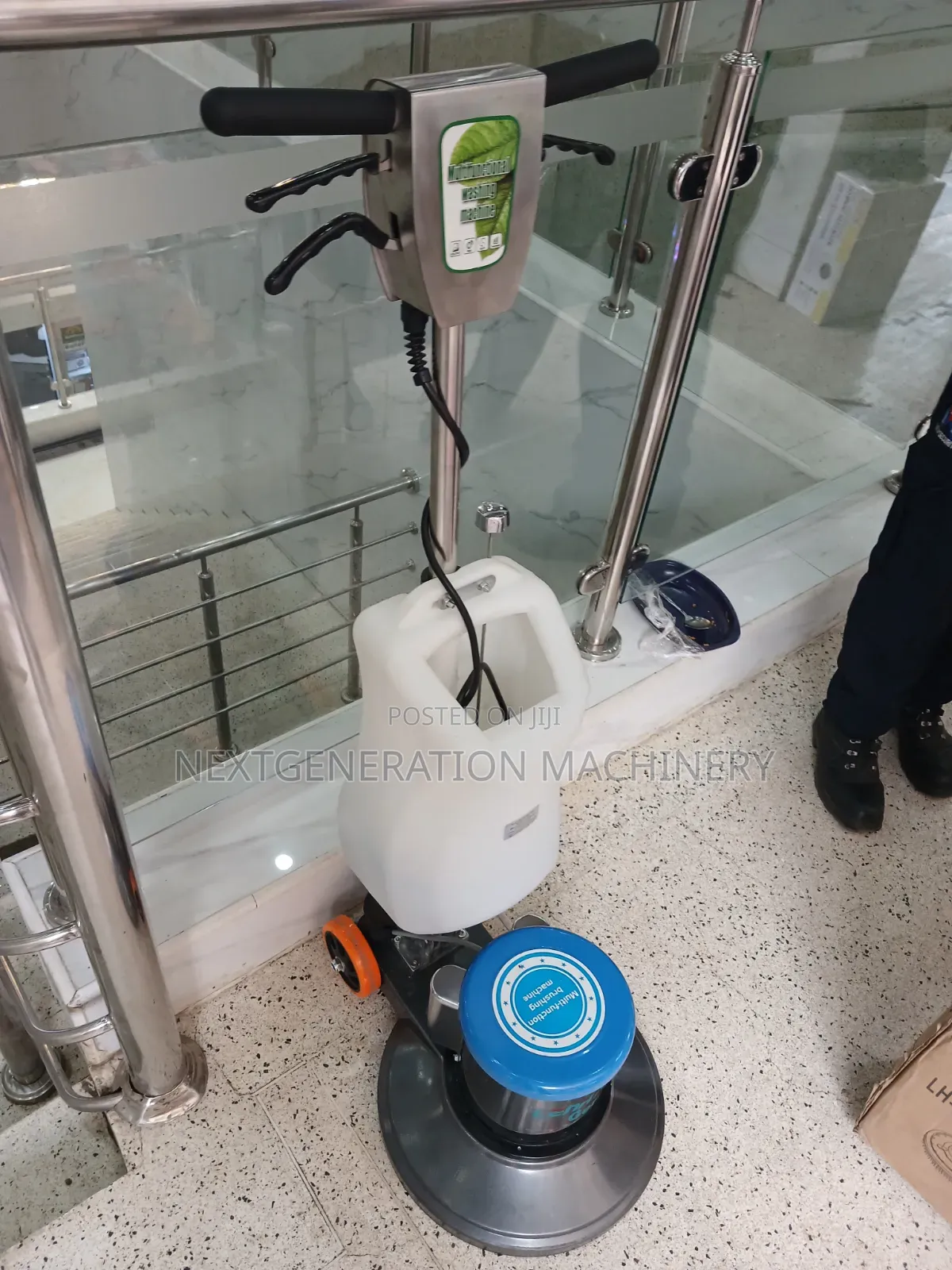 Heavy Duty Floor Scrubber