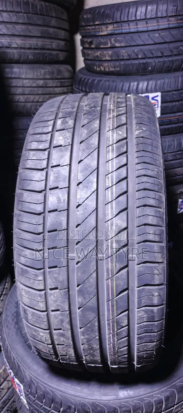 255/40r19 Vinmax - thumbnail 2
