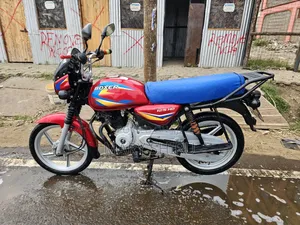Bajaj Boxer 125 2026 Red