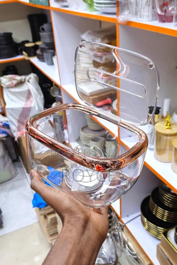 Luxury Acrylic Serviette Holder - thumbnail 3