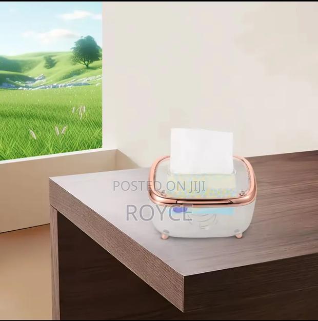 Luxury Acrylic Serviette Holder - thumbnail 4