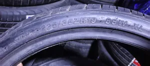 225/35r19 Vinmax
