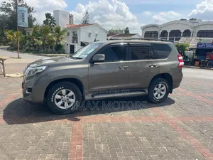 Toyota Land Cruiser Prado 2016 Gray