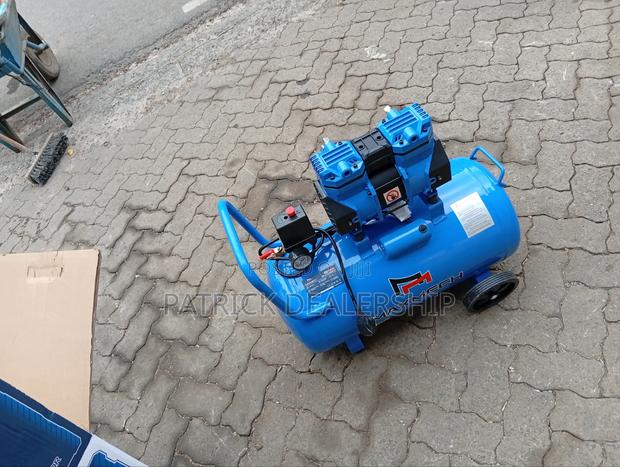 Maxmech Silent Air Compressor - main view
