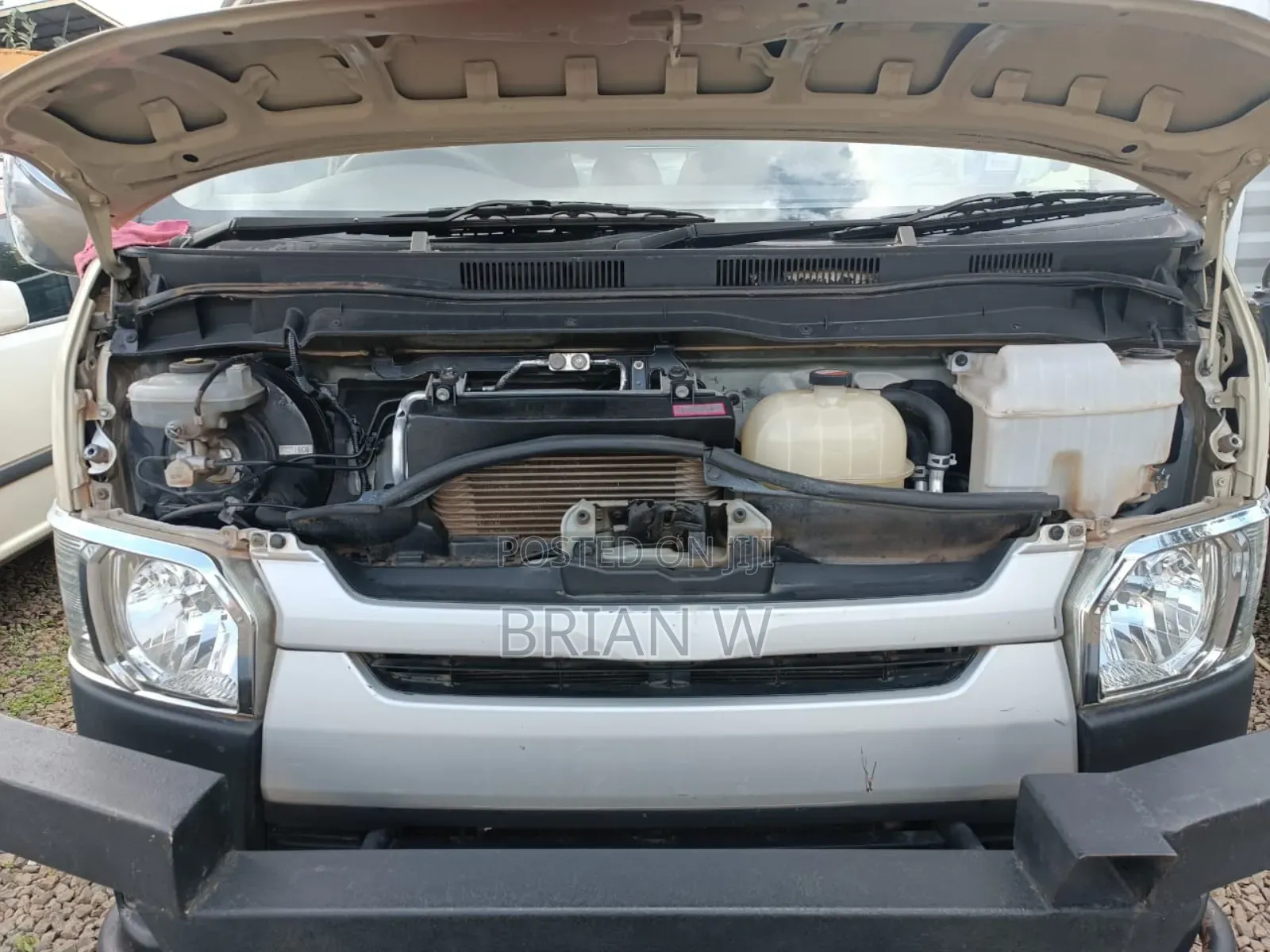 Toyota HiAce 2015 Beige