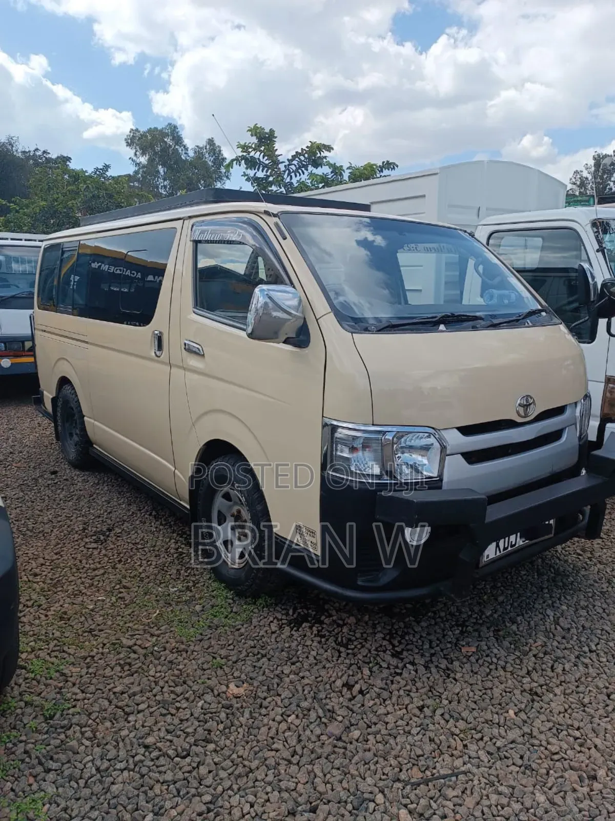 Toyota HiAce 2015 Beige