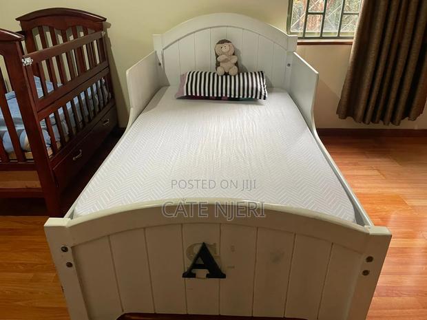 Single Bed - thumbnail 2