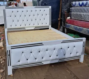 Mocket Bed White 5by 6