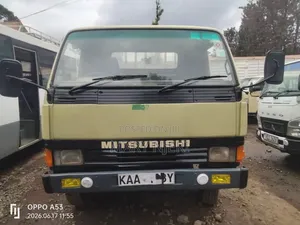 Mitsubishi Fh100 Truck 1990 Beige